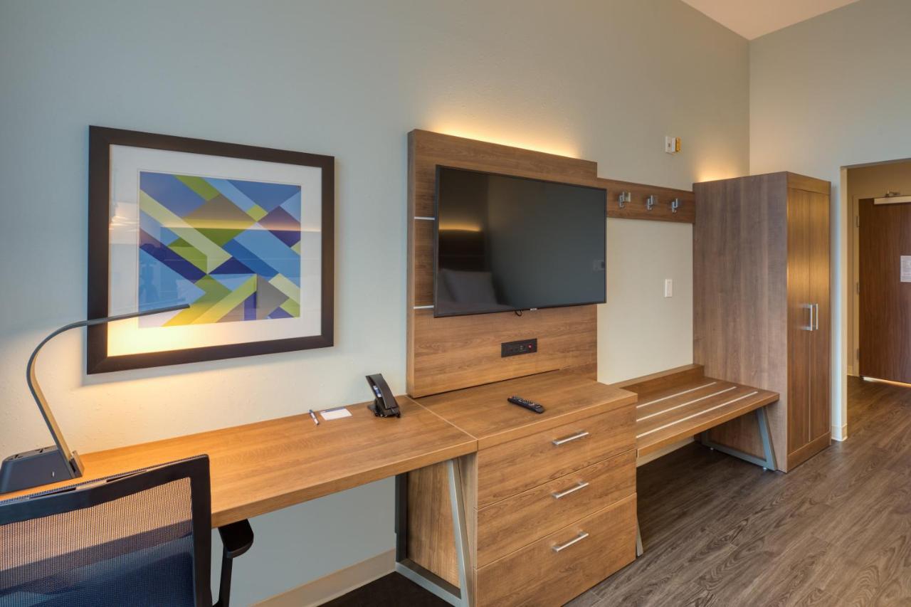 Holiday Inn Express & Suites - Charlotte - South End By Ihg Exterior foto